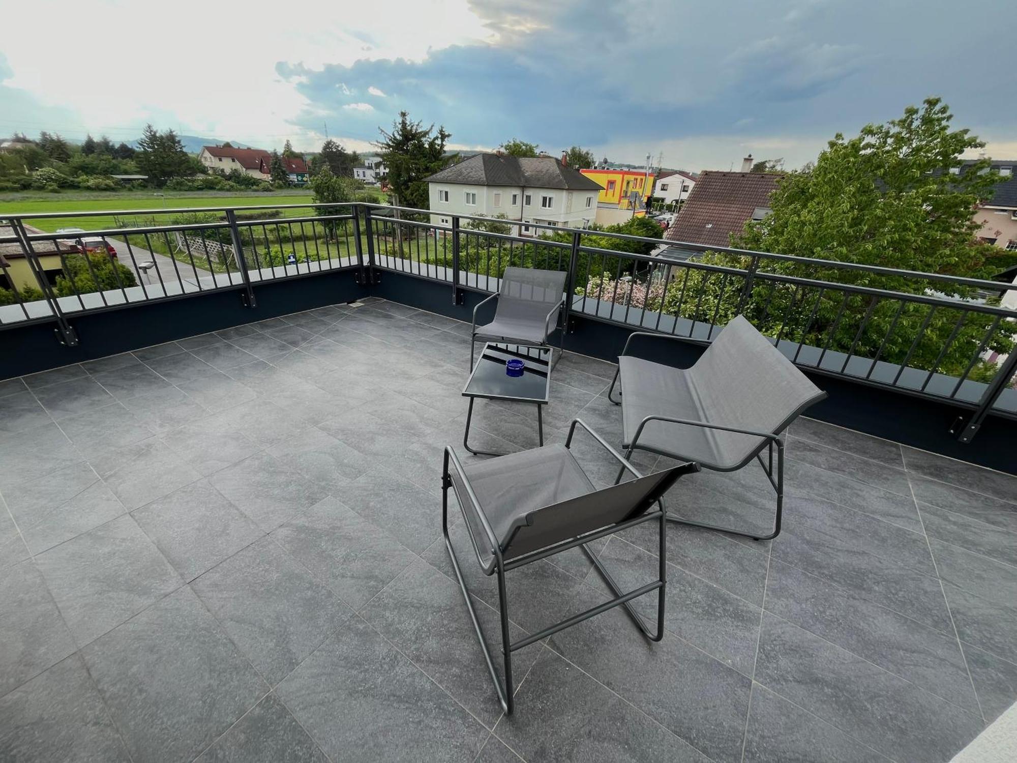 Weisses Haus Apartment Gerasdorf bei Wien Bagian luar foto